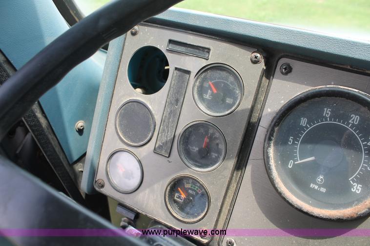 image for item I7896 1988 International COF9670 cab over fertilizer tender truck