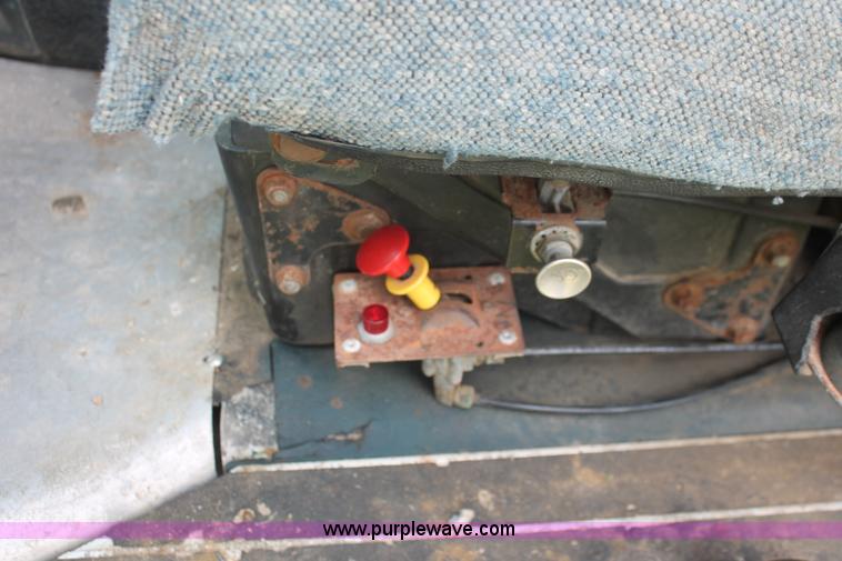 image for item I7896 1988 International COF9670 cab over fertilizer tender truck