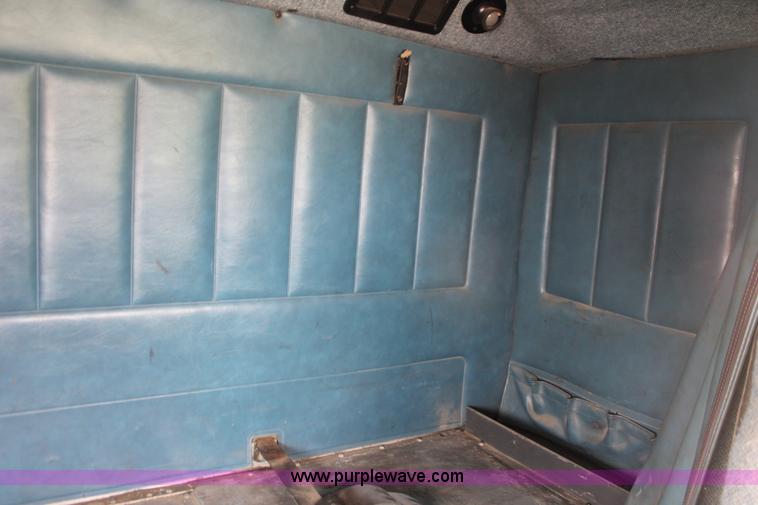 image for item I7896 1988 International COF9670 cab over fertilizer tender truck