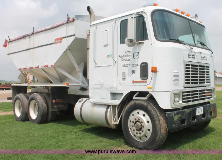 image for item I7896 1988 International COF9670 cab over fertilizer tender truck