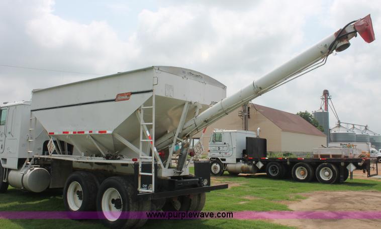 image for item I7896 1988 International COF9670 cab over fertilizer tender truck