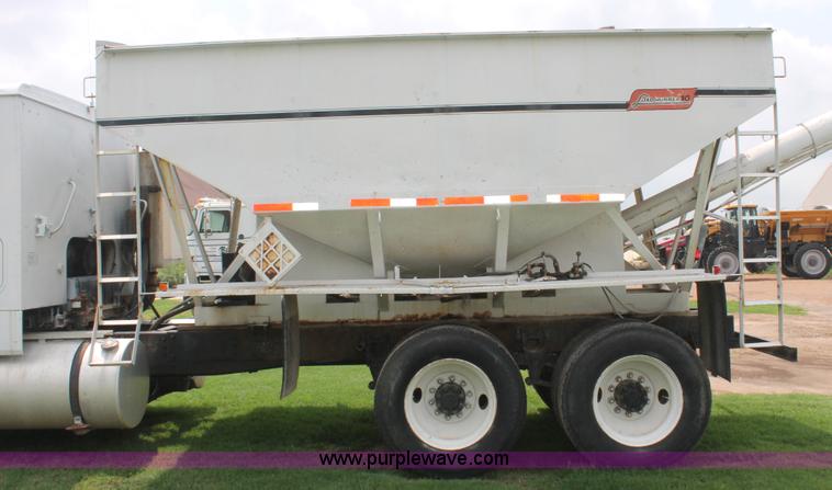 image for item I7896 1988 International COF9670 cab over fertilizer tender truck