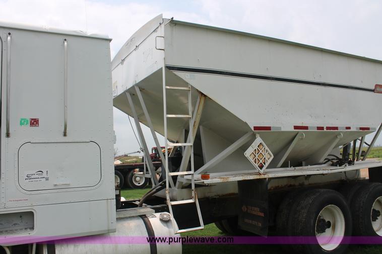 image for item I7896 1988 International COF9670 cab over fertilizer tender truck