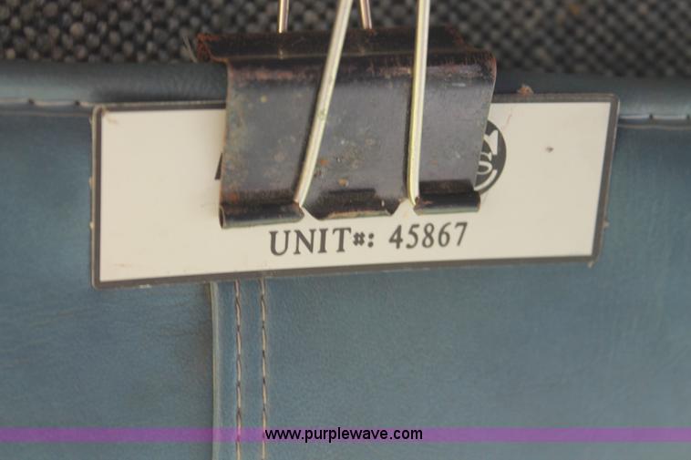 image for item I7896 1988 International COF9670 cab over fertilizer tender truck