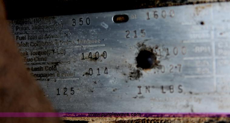 image for item I7898 1993 International 9400 semi truck