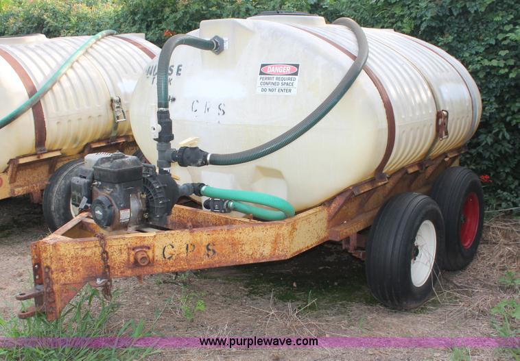 image for item I7899 1,000 gallon liquid nurse trailer