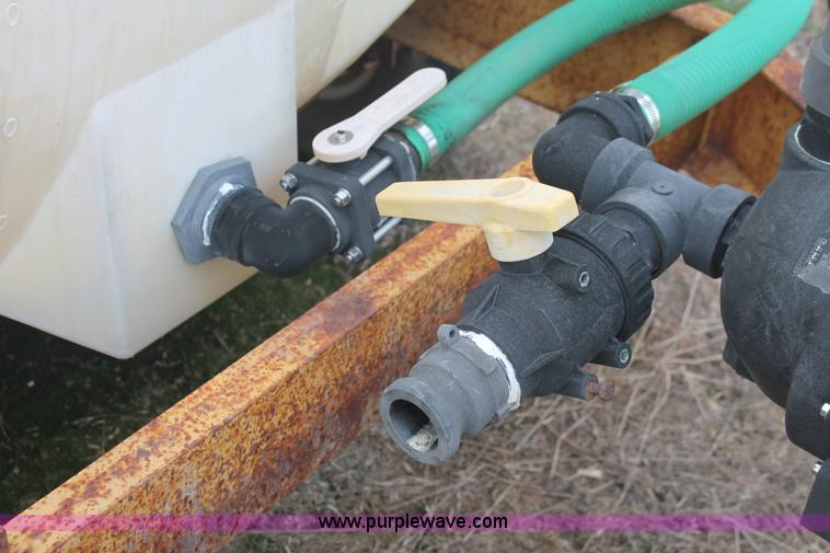 image for item I7899 1,000 gallon liquid nurse trailer