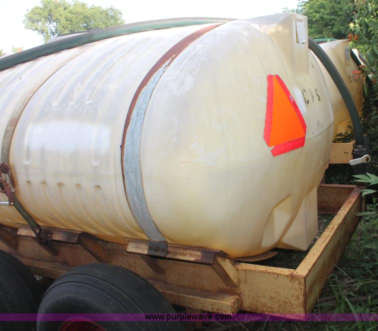 image for item I7899 1,000 gallon liquid nurse trailer