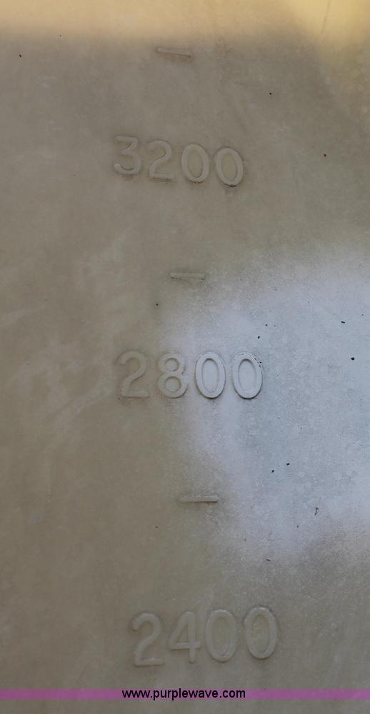 image for item I7900 1,000 gallon liquid nurse trailer