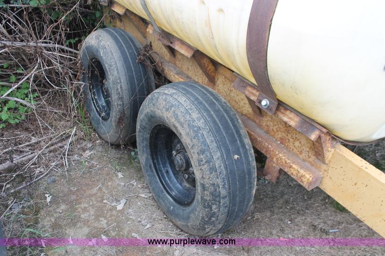 image for item I7900 1,000 gallon liquid nurse trailer