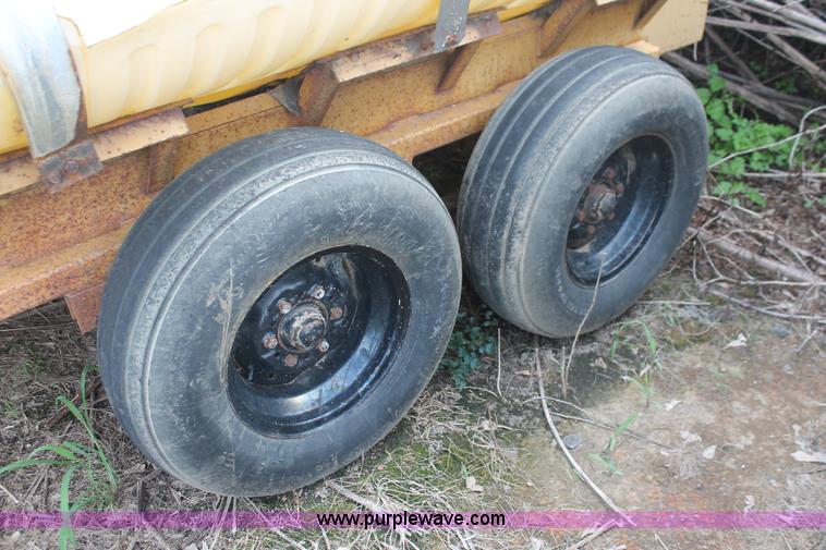 image for item I7901 1,000 gallon liquid nurse trailer