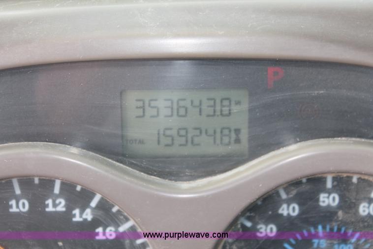 image for item I7911 2000 Mack CH613 MaxiCruise semi truck