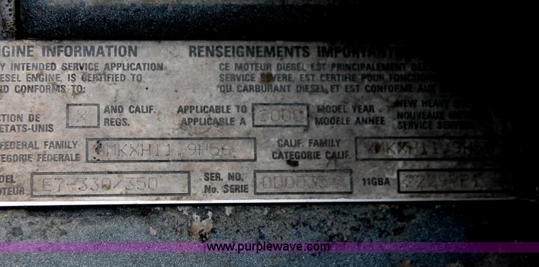 image for item I7911 2000 Mack CH613 MaxiCruise semi truck