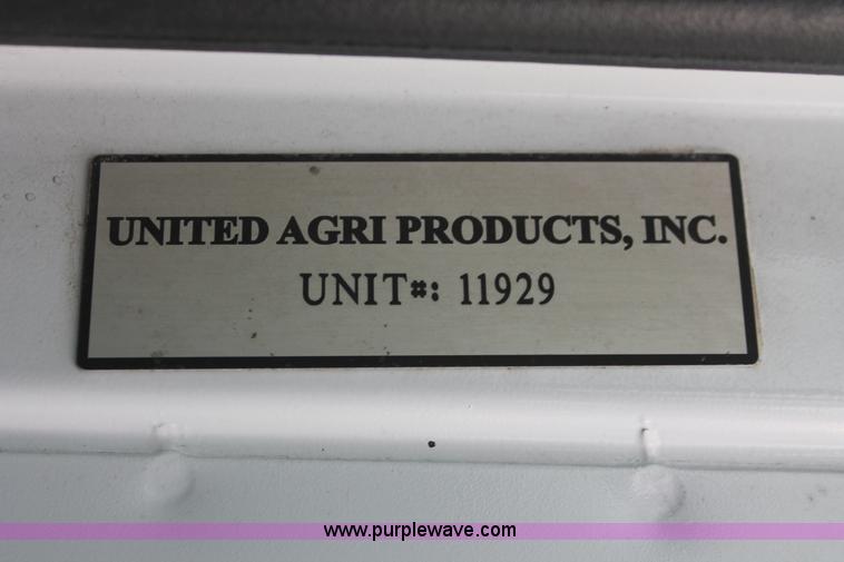 image for item I7911 2000 Mack CH613 MaxiCruise semi truck