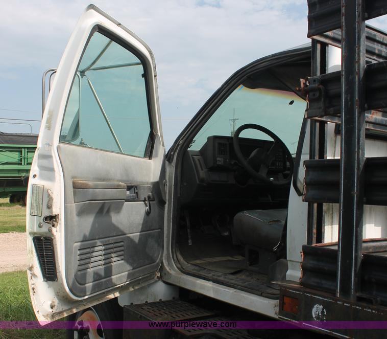 image for item I7912 1996 GMC TopKick C6000 stake bed truck