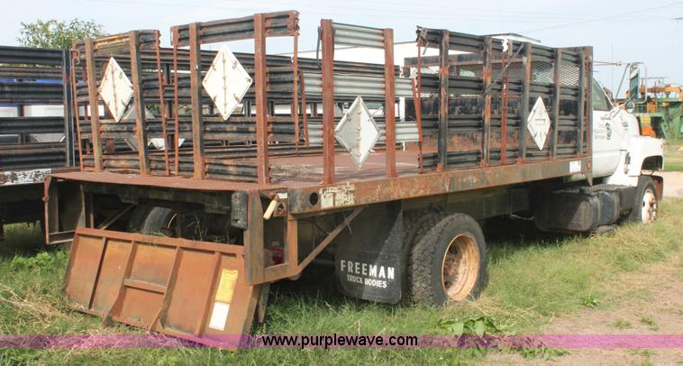 image for item I7913 1994 GMC TopKick Lo-Pro C6000 stake bed truck