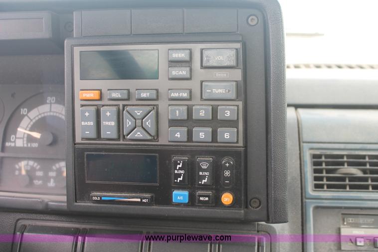 image for item I7913 1994 GMC TopKick Lo-Pro C6000 stake bed truck