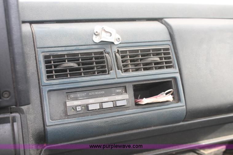 image for item I7913 1994 GMC TopKick Lo-Pro C6000 stake bed truck