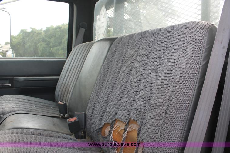 image for item I7913 1994 GMC TopKick Lo-Pro C6000 stake bed truck