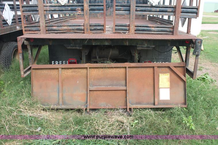 image for item I7913 1994 GMC TopKick Lo-Pro C6000 stake bed truck