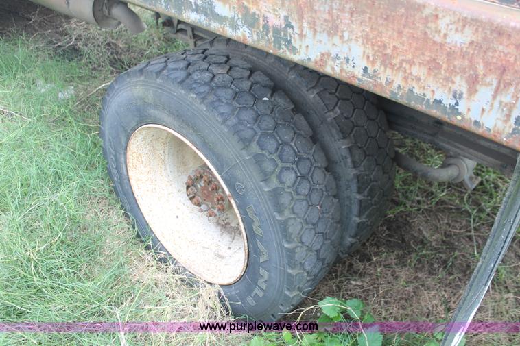 image for item I7913 1994 GMC TopKick Lo-Pro C6000 stake bed truck