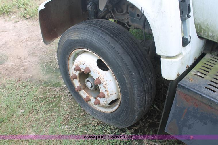 image for item I7913 1994 GMC TopKick Lo-Pro C6000 stake bed truck