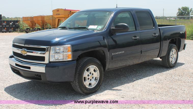 image for item I7914 2010 Chevrolet Silverado 1500 LT Crew Cab pickup truck