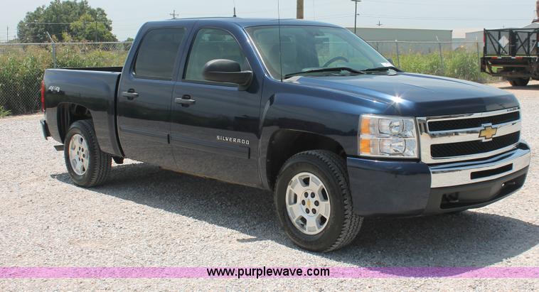 image for item I7914 2010 Chevrolet Silverado 1500 LT Crew Cab pickup truck