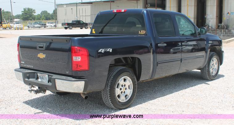 image for item I7914 2010 Chevrolet Silverado 1500 LT Crew Cab pickup truck