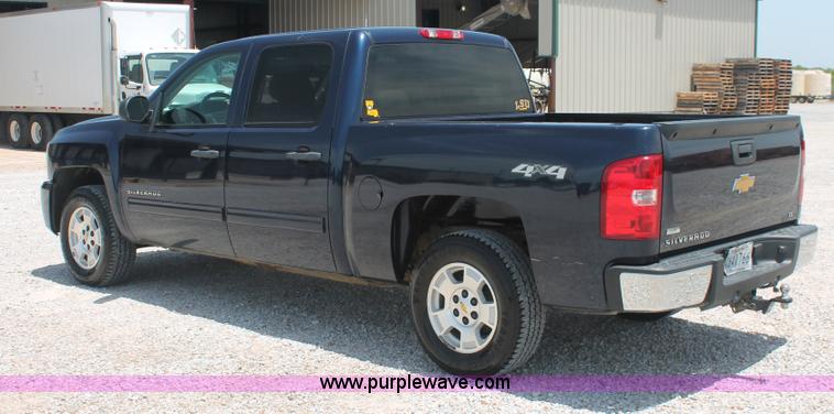 image for item I7914 2010 Chevrolet Silverado 1500 LT Crew Cab pickup truck