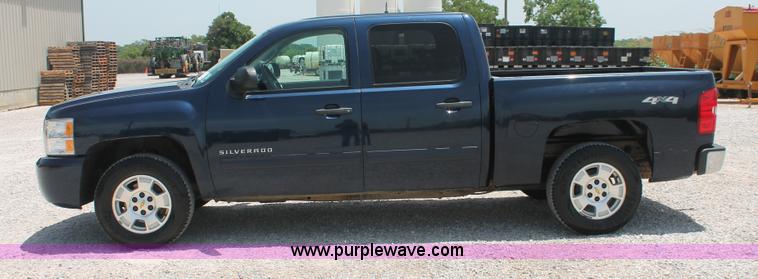 image for item I7914 2010 Chevrolet Silverado 1500 LT Crew Cab pickup truck