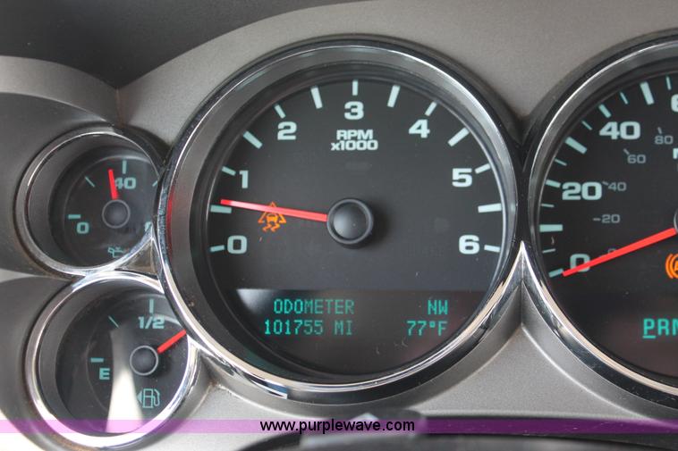 image for item I7914 2010 Chevrolet Silverado 1500 LT Crew Cab pickup truck