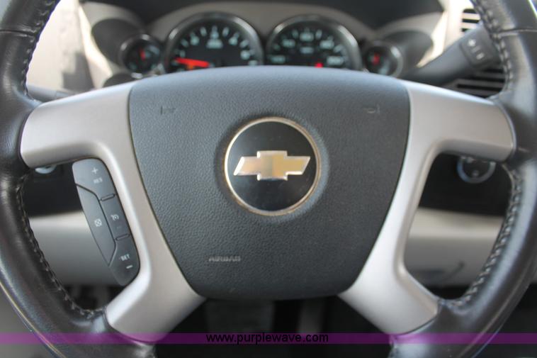 image for item I7914 2010 Chevrolet Silverado 1500 LT Crew Cab pickup truck