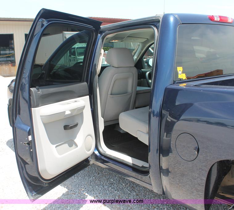image for item I7914 2010 Chevrolet Silverado 1500 LT Crew Cab pickup truck