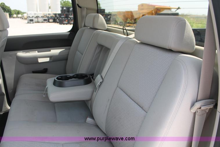 image for item I7914 2010 Chevrolet Silverado 1500 LT Crew Cab pickup truck