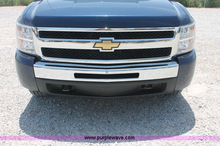 image for item I7914 2010 Chevrolet Silverado 1500 LT Crew Cab pickup truck
