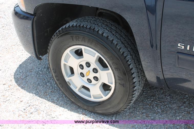 image for item I7914 2010 Chevrolet Silverado 1500 LT Crew Cab pickup truck