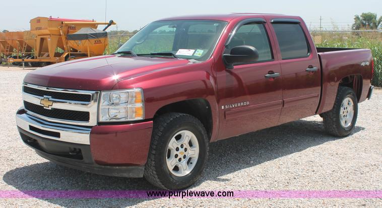 image for item I7916 2009 Chevrolet Silverado 1500 LT Crew Cab pickup truck