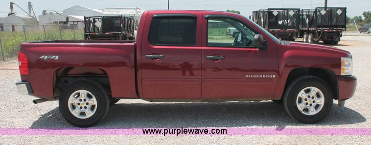 image for item I7916 2009 Chevrolet Silverado 1500 LT Crew Cab pickup truck