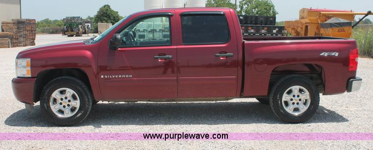 image for item I7916 2009 Chevrolet Silverado 1500 LT Crew Cab pickup truck