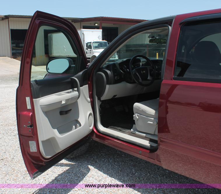image for item I7916 2009 Chevrolet Silverado 1500 LT Crew Cab pickup truck
