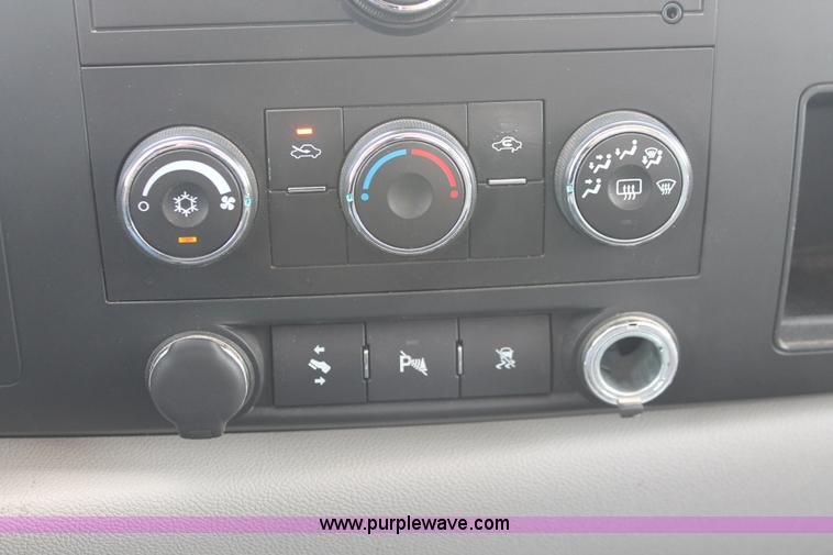 image for item I7916 2009 Chevrolet Silverado 1500 LT Crew Cab pickup truck