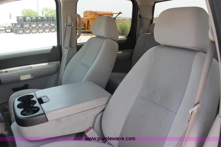 image for item I7916 2009 Chevrolet Silverado 1500 LT Crew Cab pickup truck