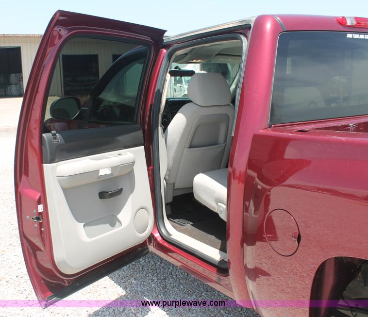 image for item I7916 2009 Chevrolet Silverado 1500 LT Crew Cab pickup truck