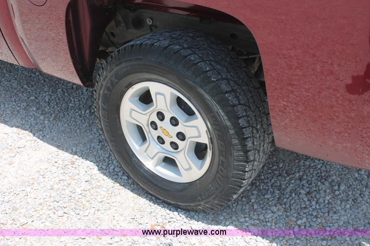 image for item I7916 2009 Chevrolet Silverado 1500 LT Crew Cab pickup truck