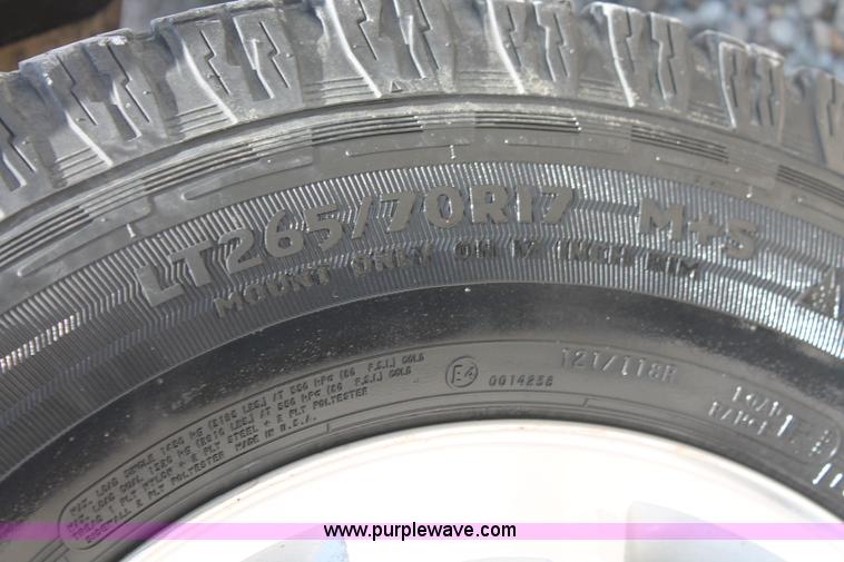 image for item I7916 2009 Chevrolet Silverado 1500 LT Crew Cab pickup truck