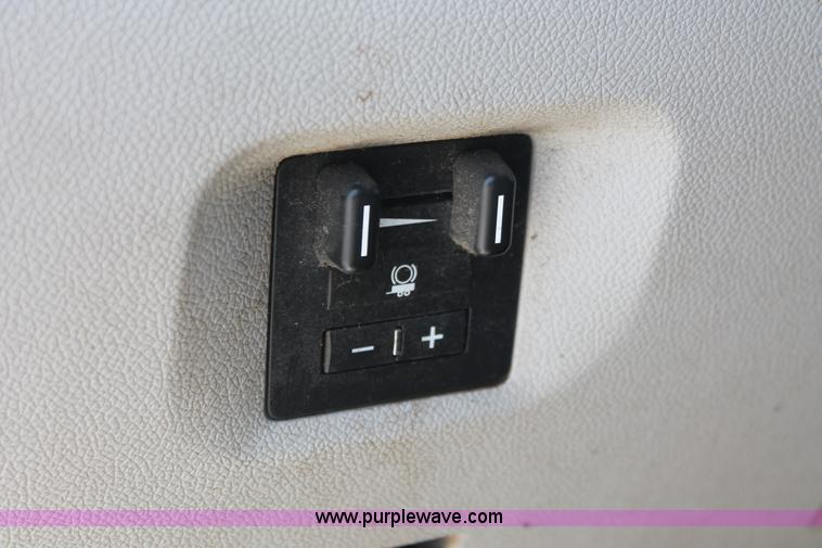 image for item I7917 2009 Chevrolet Silverado 2500HD LT Extended Cab pickup truck