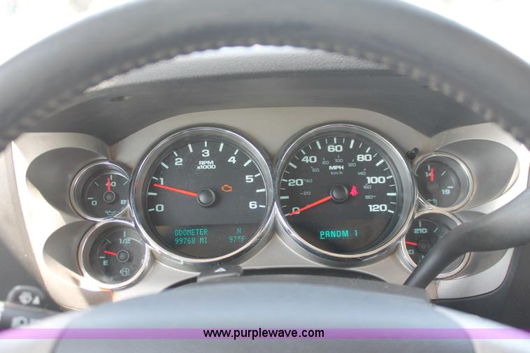 image for item I7917 2009 Chevrolet Silverado 2500HD LT Extended Cab pickup truck