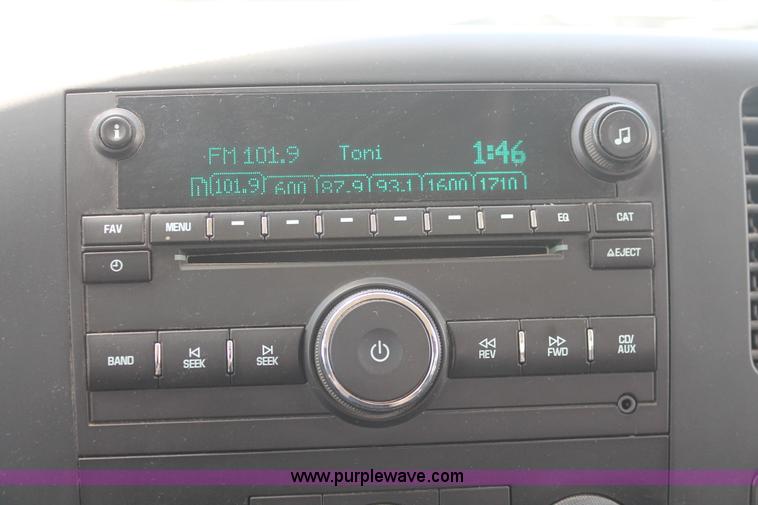 image for item I7917 2009 Chevrolet Silverado 2500HD LT Extended Cab pickup truck