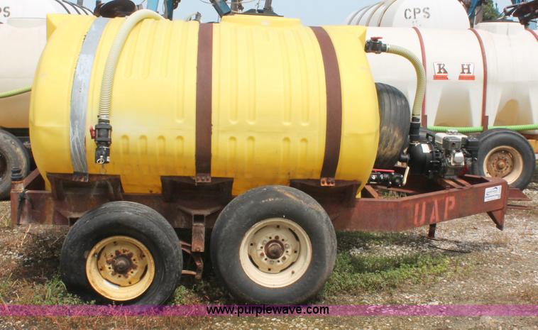 image for item I7925 1,000 gallon liquid nurse trailer